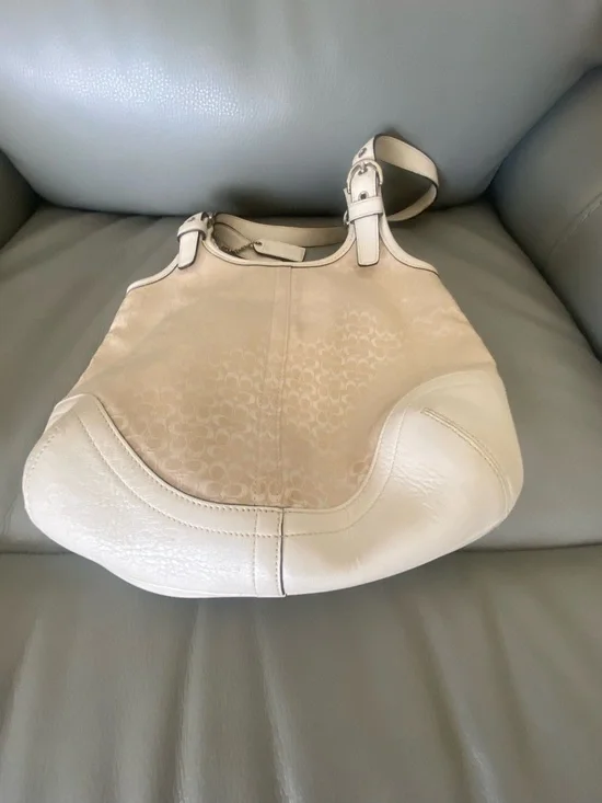 Coach Cream Signature Canvas Shoulder Bag with Leather Trim - Picture 4 of 9